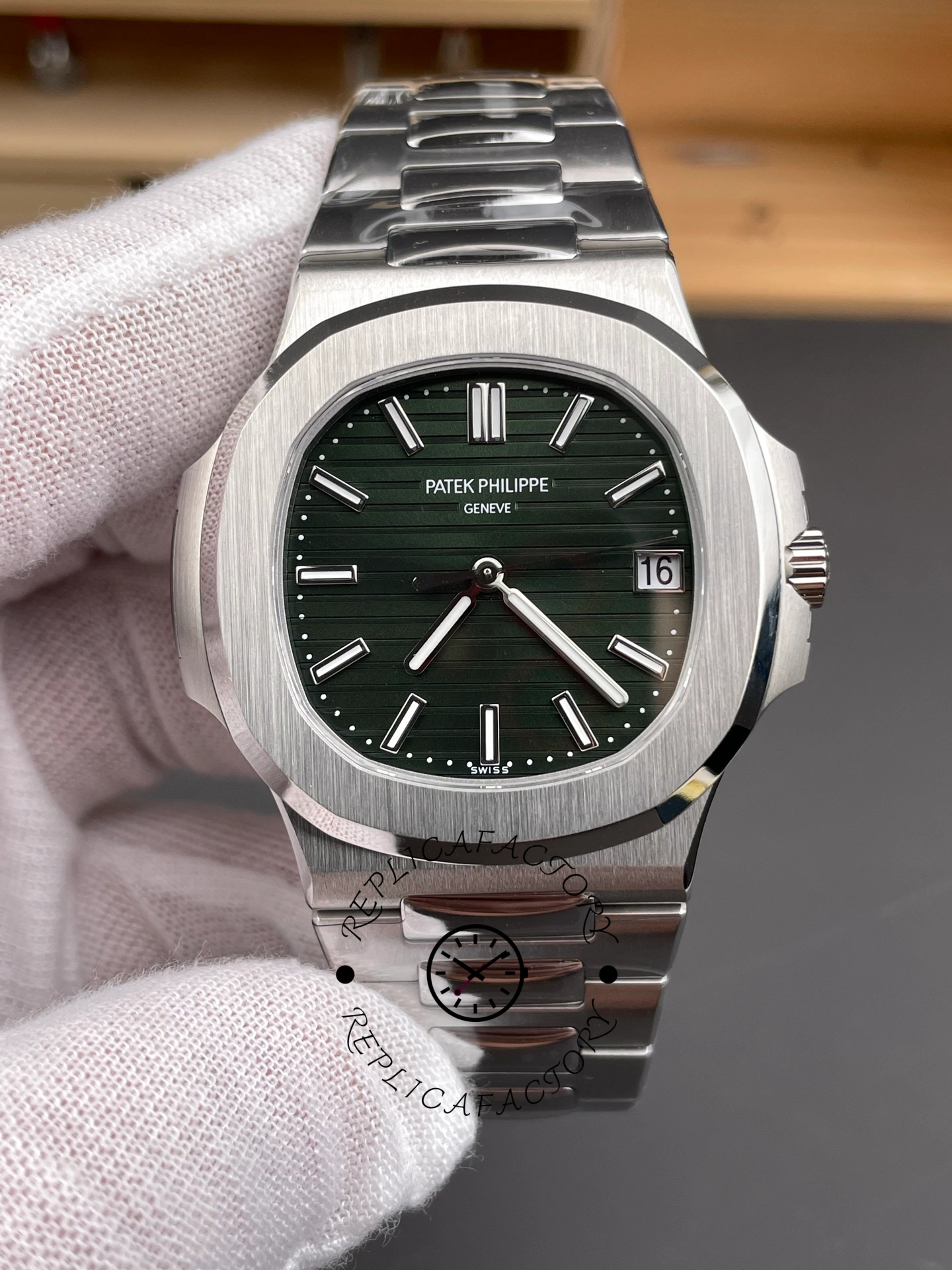Replica Patek Philippe Nautilus 5711 1A Green Dial 40mm Mens Watch
