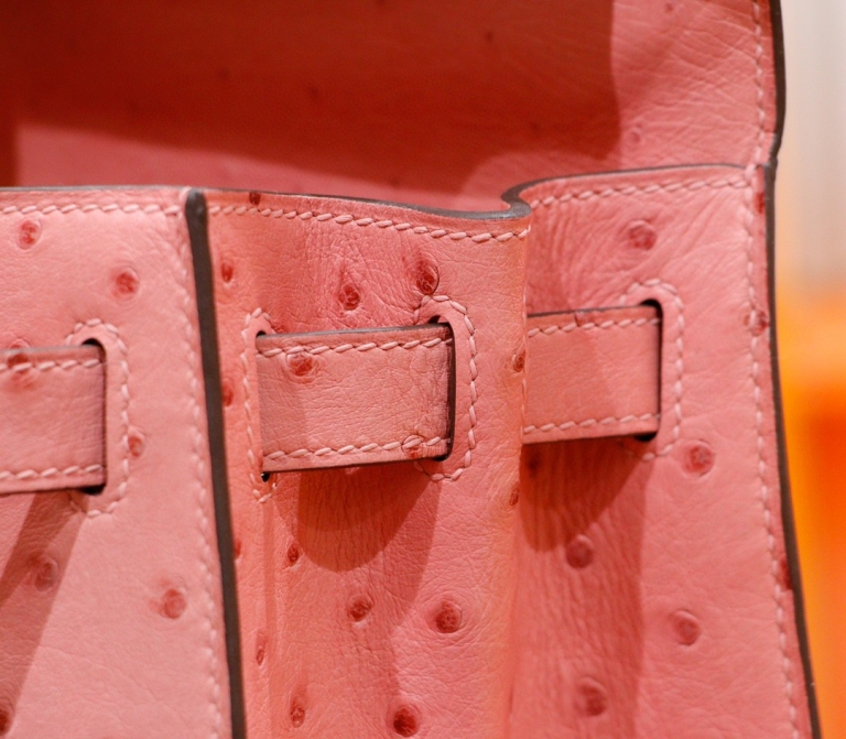 Hermes (Love Hermes) Kelly bag - Ceramic powder - South African ostrich leather - Fully hand-sewn - Gold buckle - 28cm