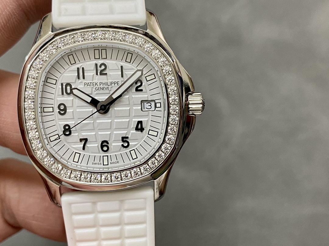 Replica Patek Philippe Aquanaut White 5067A 024 36mm Lady Watch