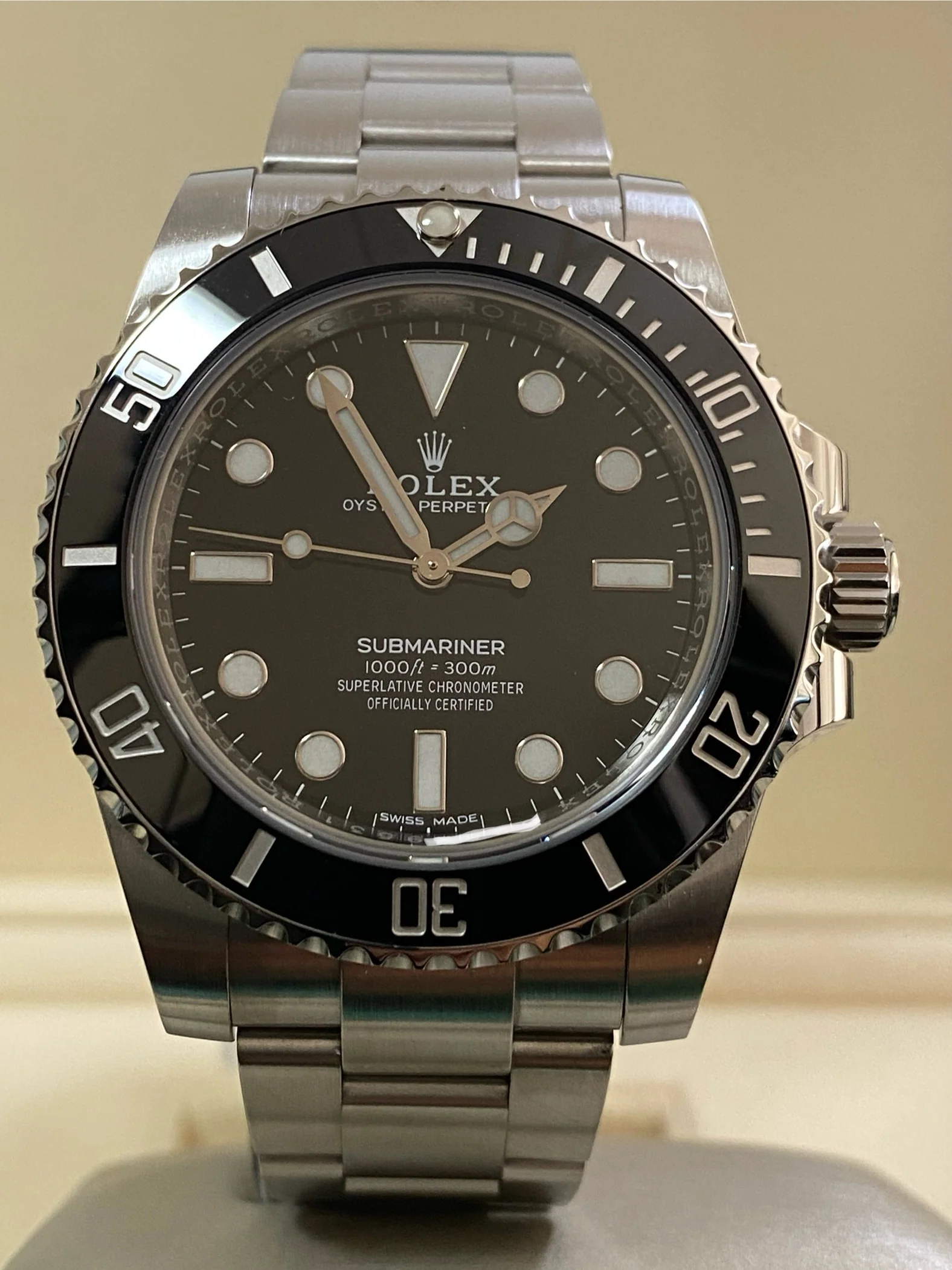 Rolex,Submariner Steel Submariner No Date - 2019 - Black Dial - 114060 *COMPLETE SET*