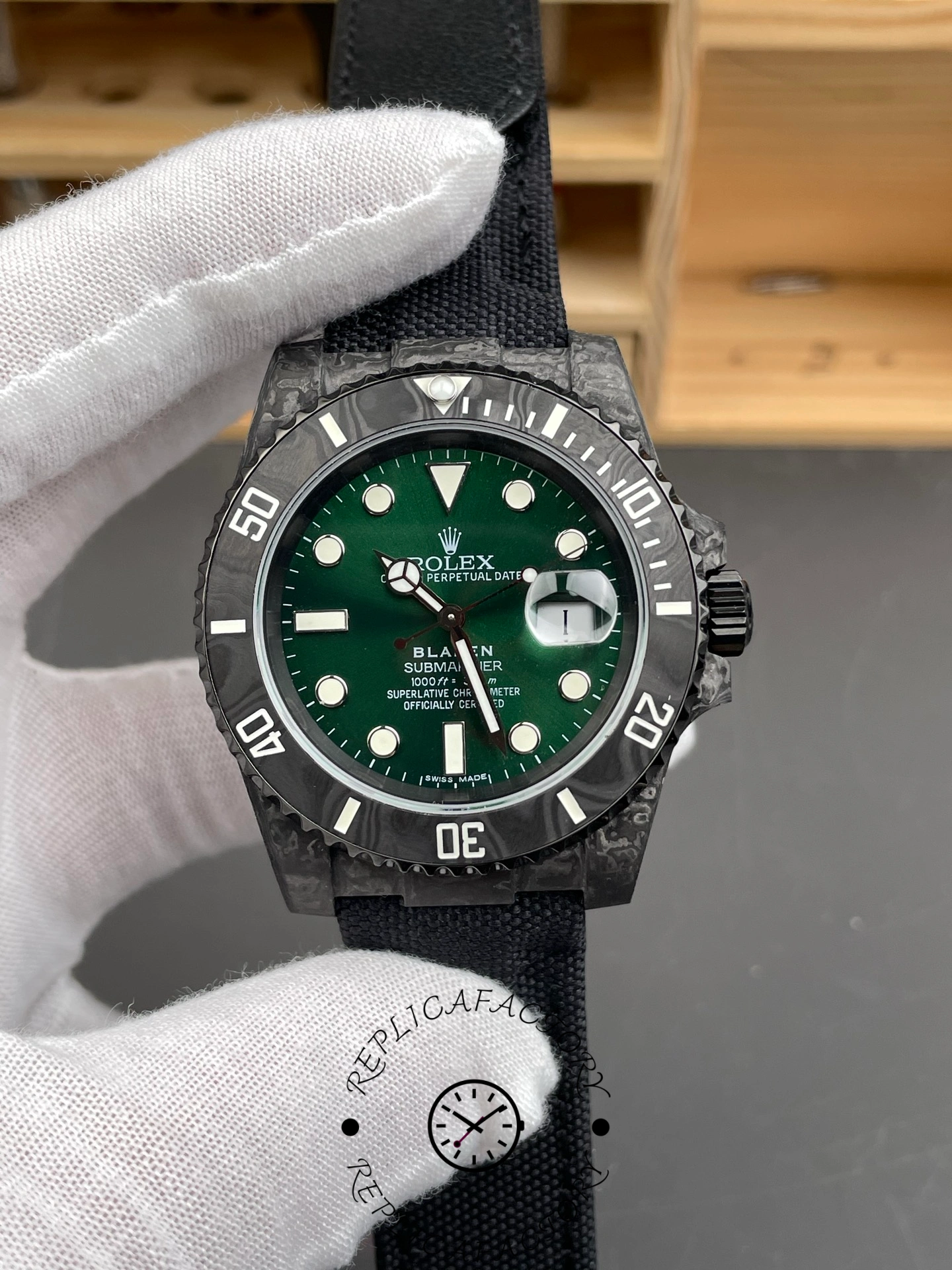 Rolex Submariner DiW Edition Green Dial Black Case 40mm