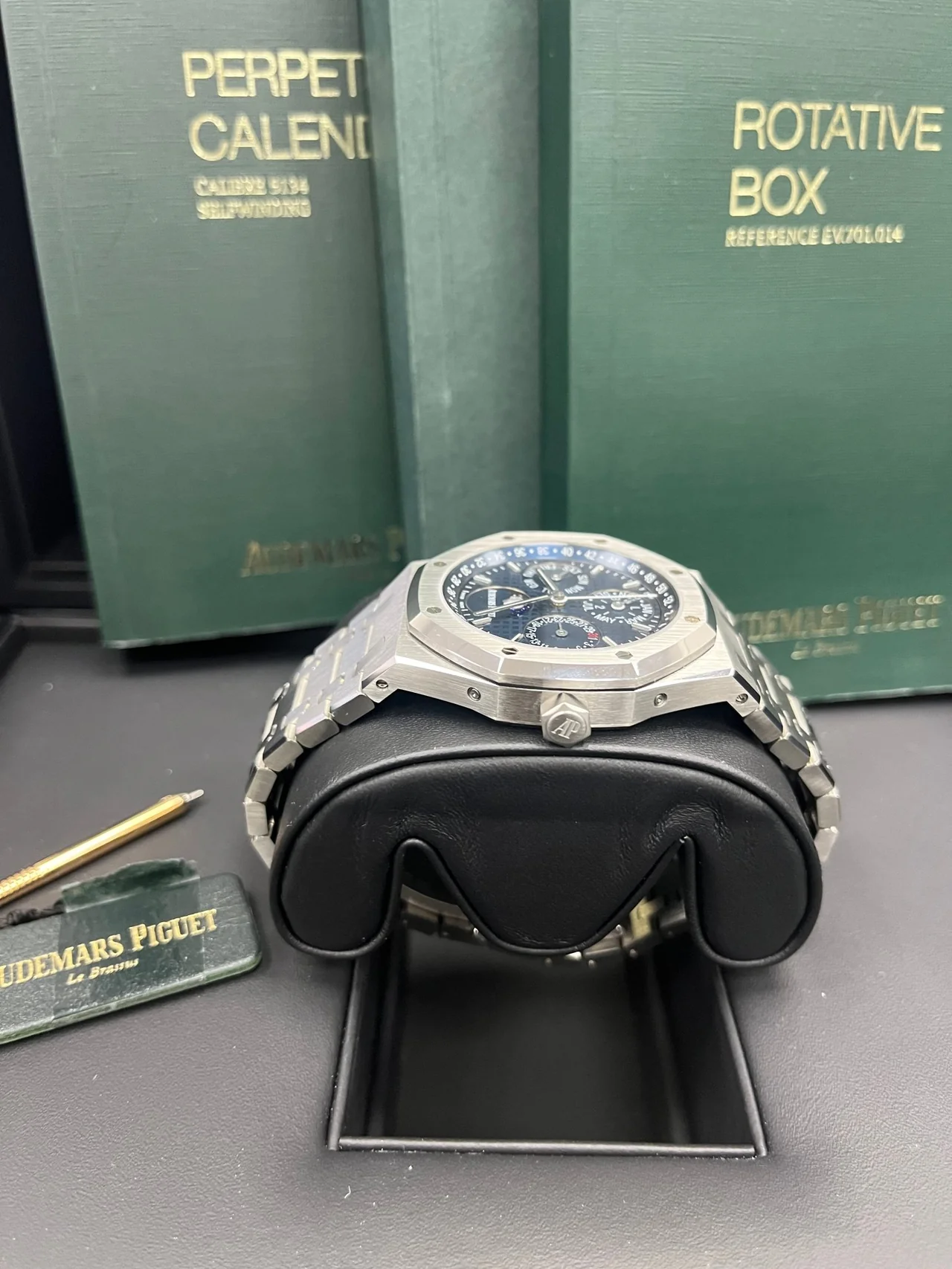 Royal Oak Perpetual Calendar Ref. 26574ST.OO.1220ST.02 41mm