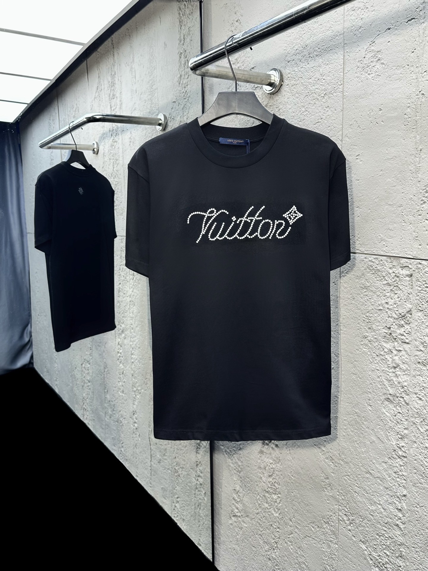 L X V T-shirt
