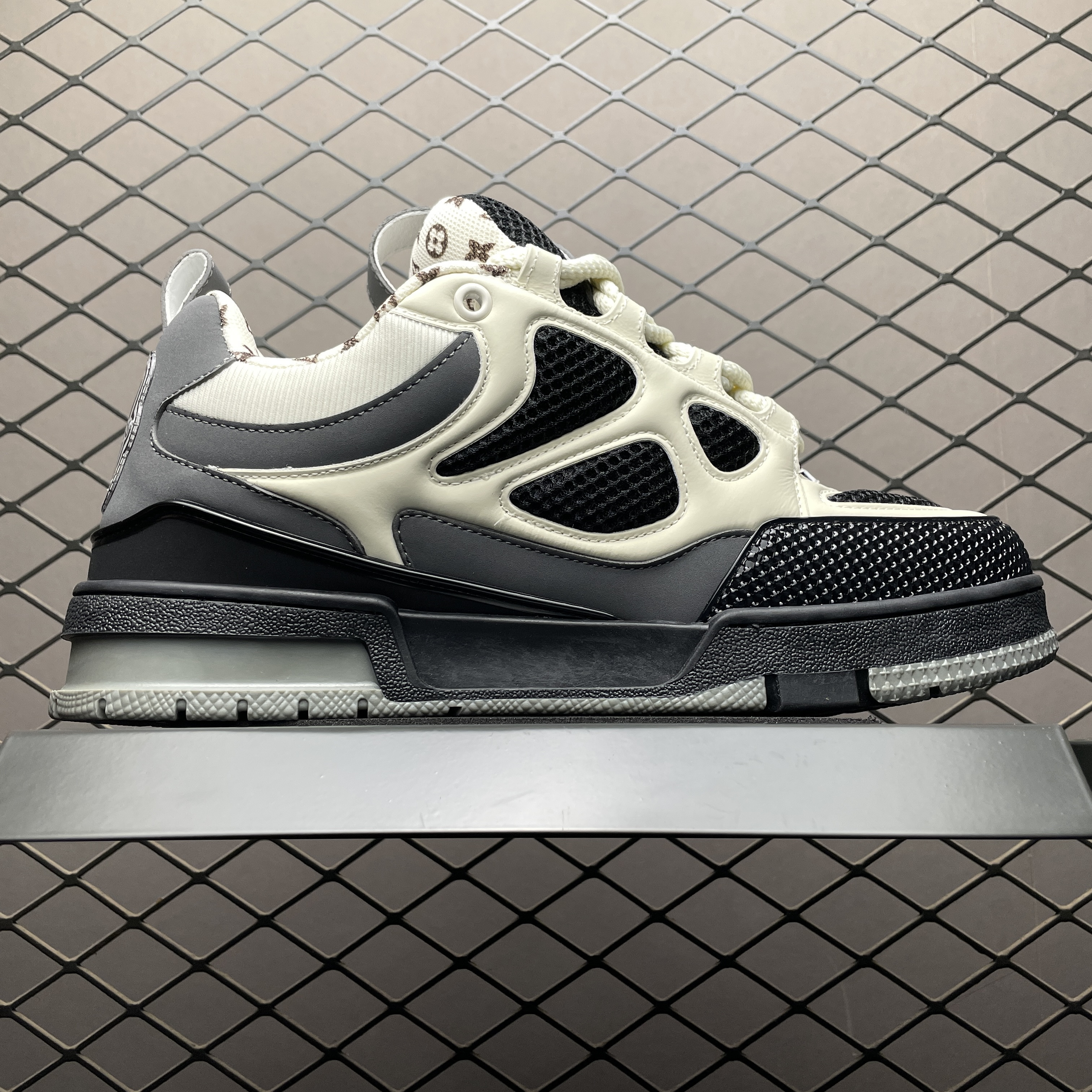 L X V Skate Sneaker detail 2
