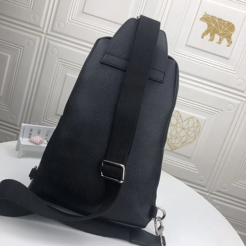 Louis Vuitton Avenue Sling Bag M30443