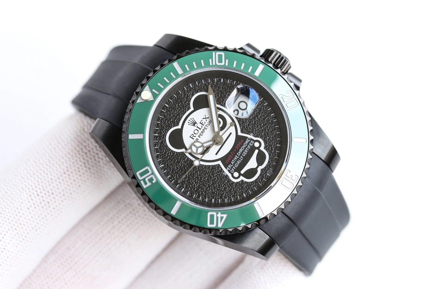 SUBMARINER DATE 40MM CUSTOM GREEN BEZEL BLACK BEAR DIAL