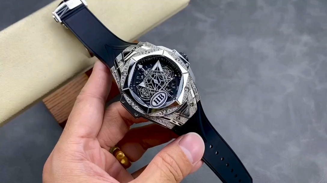 418.NX.1107.RX.1604.MXM20 Hublot Big Bang Sang Bleu II Titanium Pave