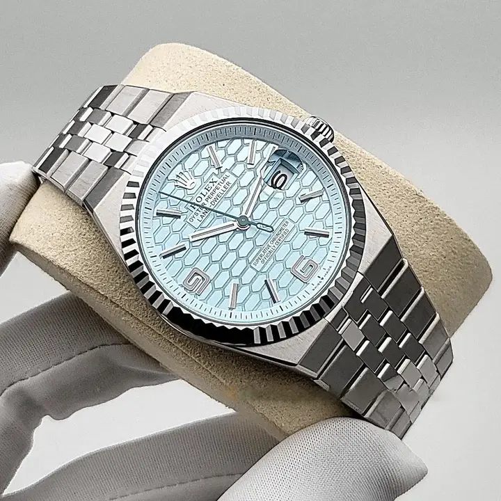 Rolex Land-Dweller 36 Oyster, 36 mm, platinum M127236-0001