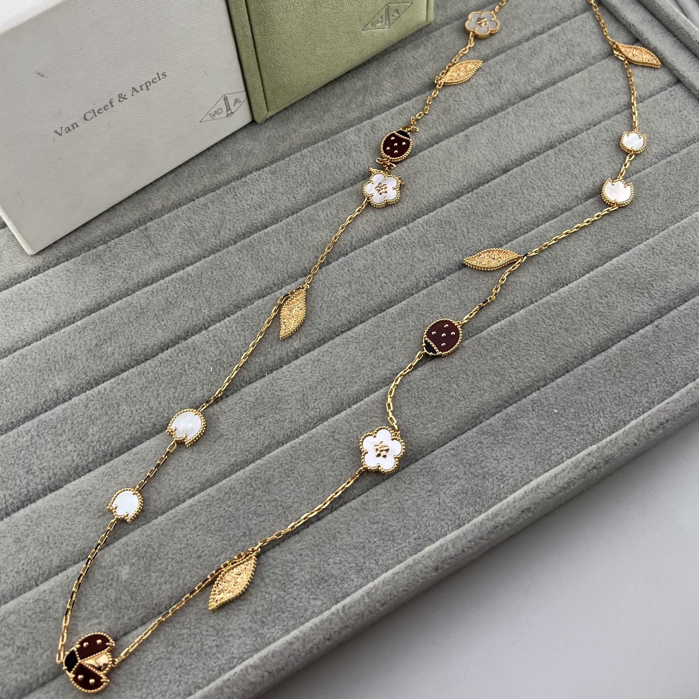Four-leaf clover and leaf necklace - Artisantouchss