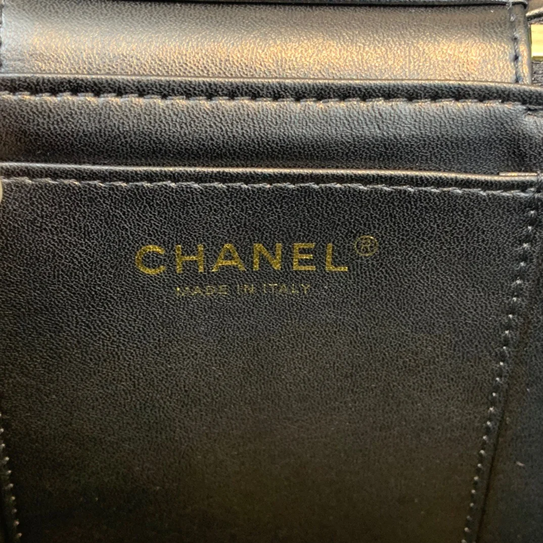 Chanel Vanity Case Gold Hardware Black For Women, Women’s Handbags, Shoulder Bags 7.9in/20cm AS2061