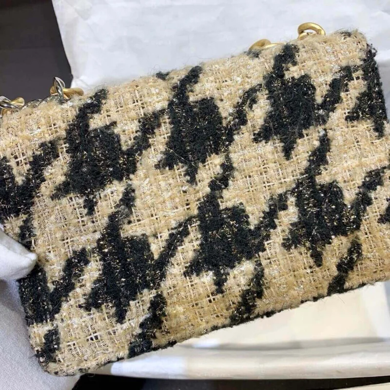 Chanel 19 Tweed W-With Leather Coin Purse Ap0985