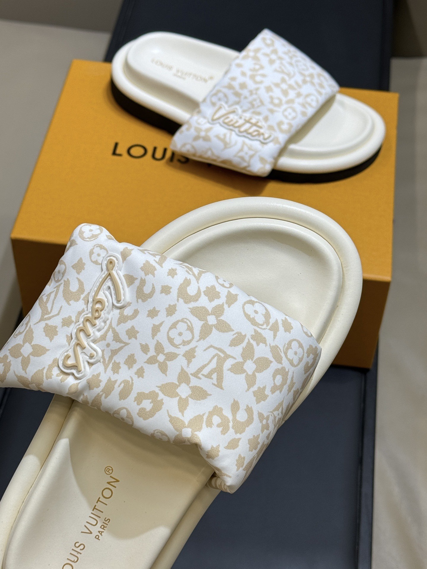 L X V SLIPPERS detail 5