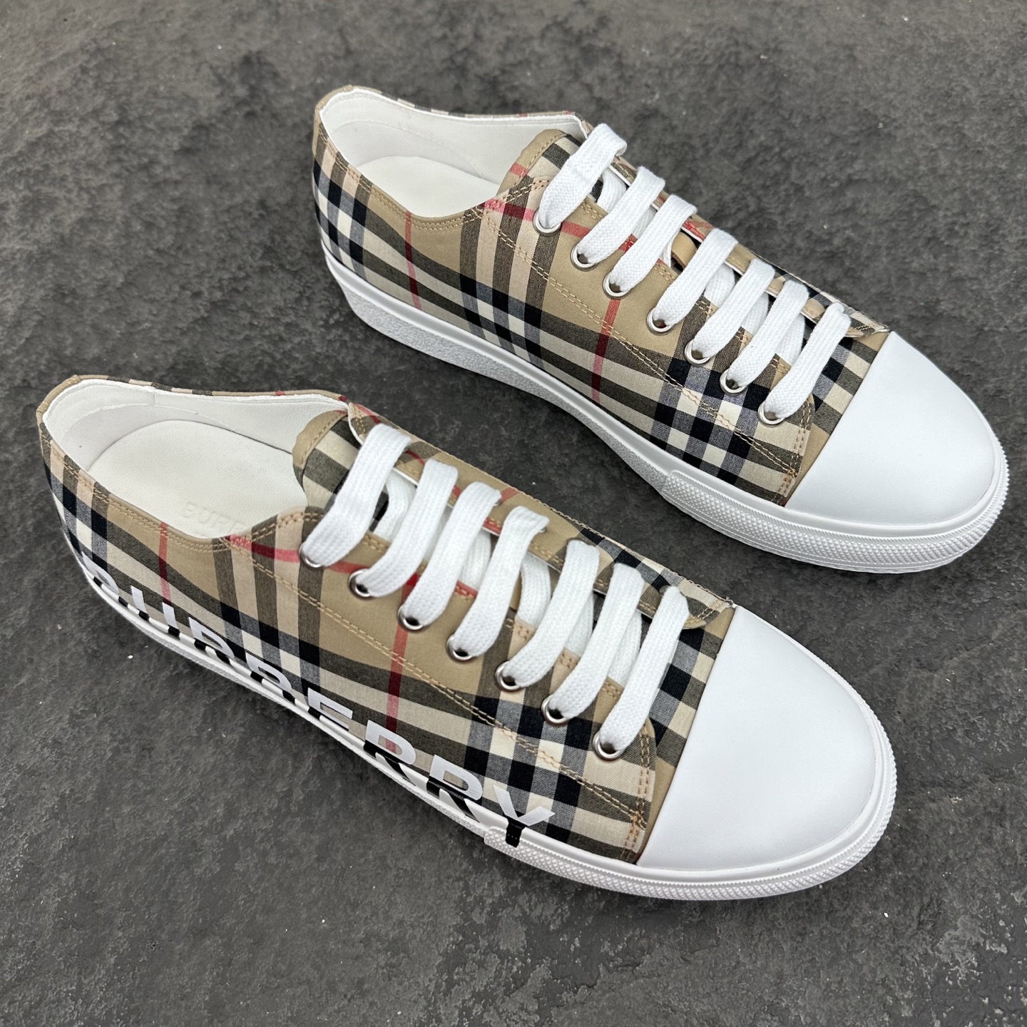 Burberry Sneaker Size 36-46