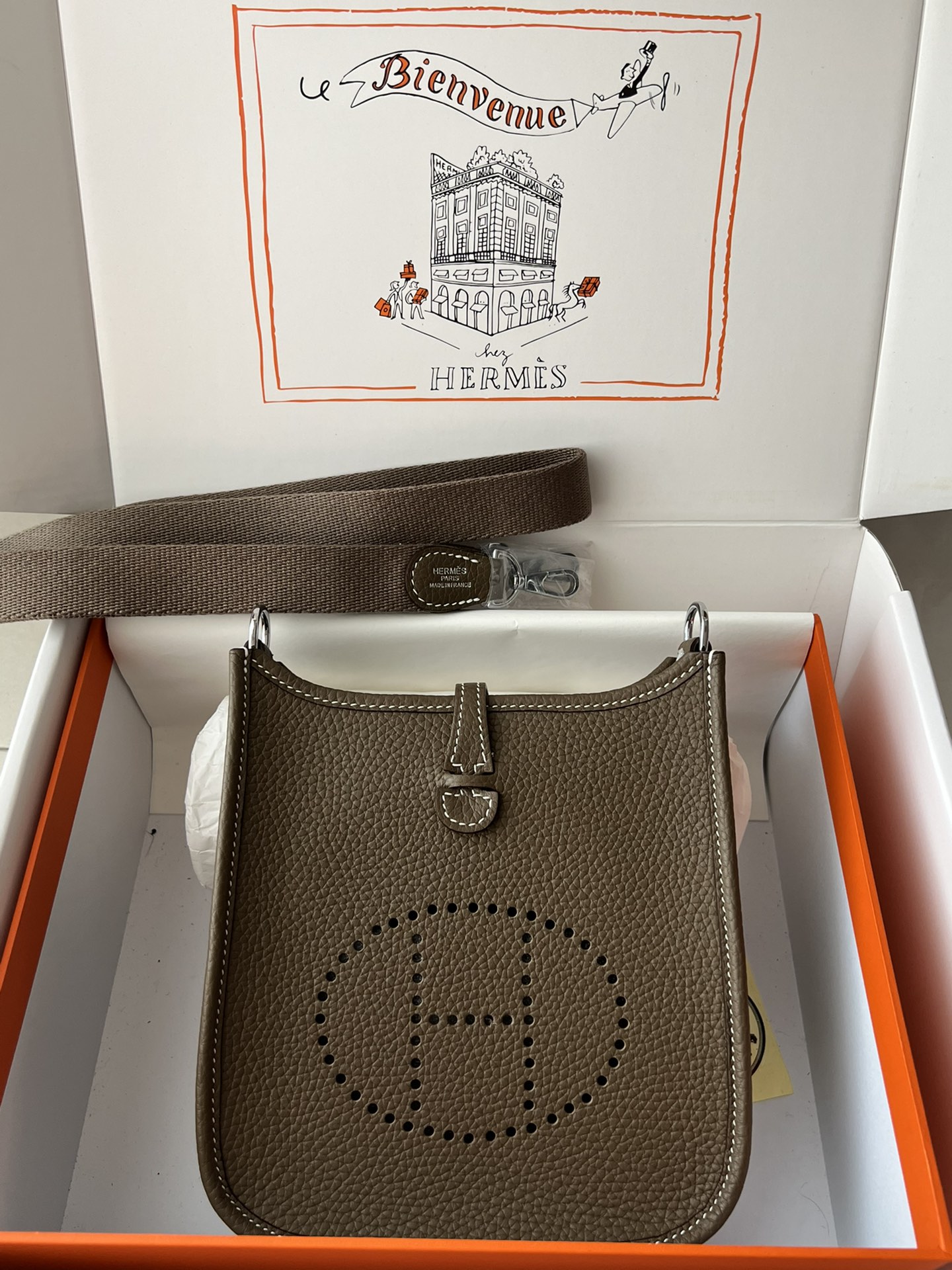 Hermes Evelyn 𝖬𝗂𝗇𝗂 17 Palladium Hardware -Top master