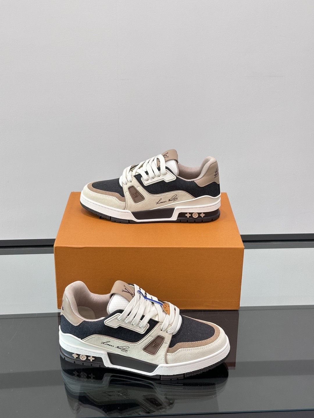 L X V SNEAKERS detail 4