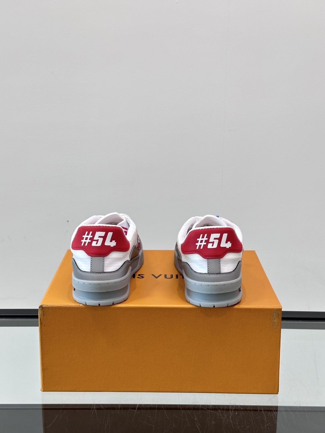 L X V TRAINER detail 8