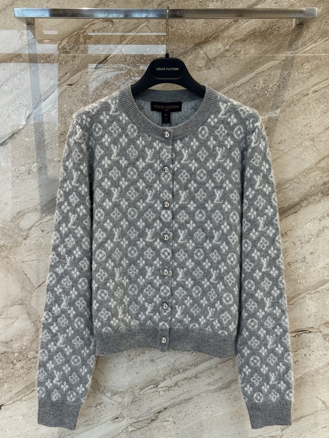 L X V Knitted cardigan（Women's style）