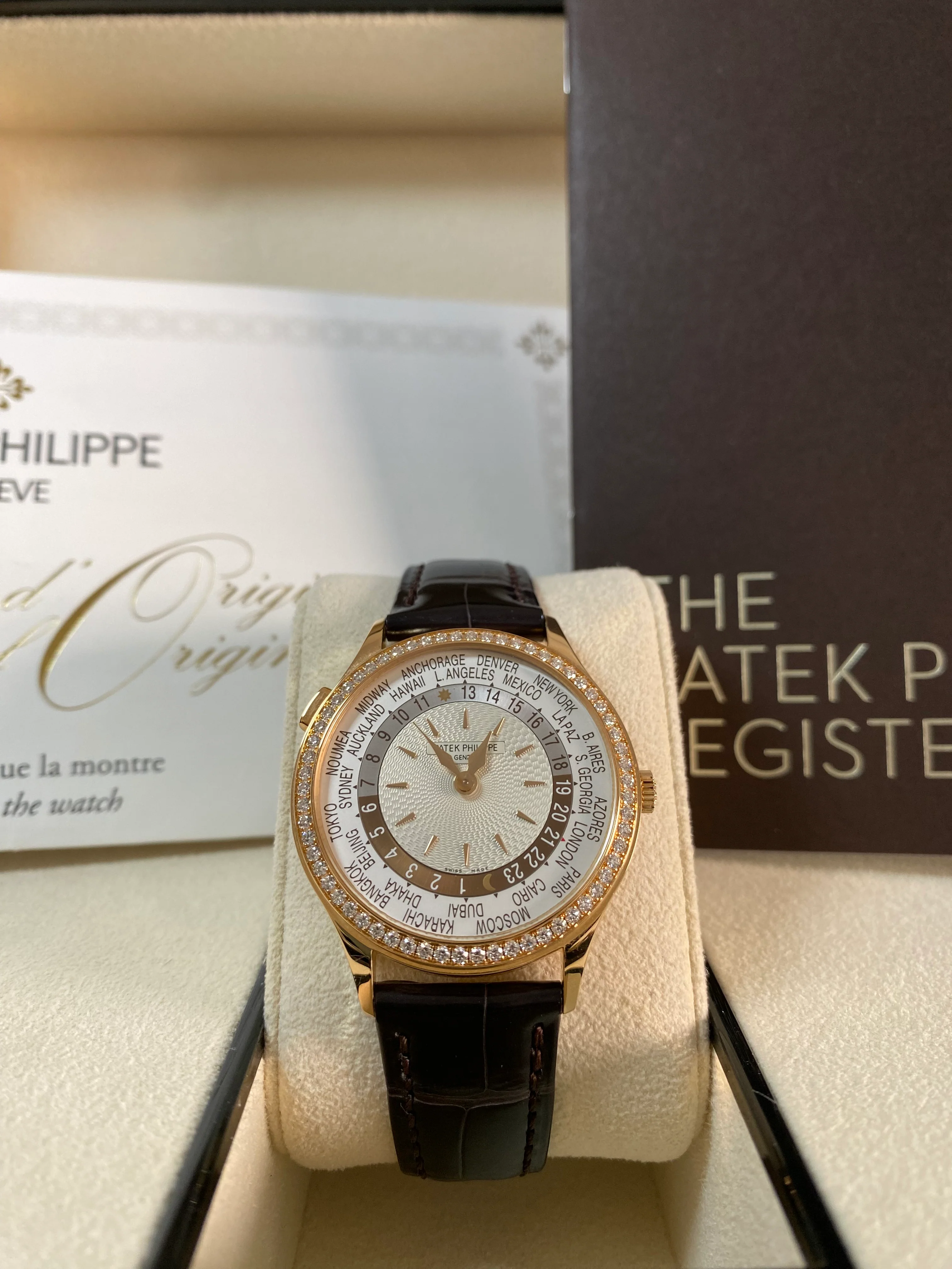Patek Philippe World Time Tiffany & Co. - 2020 - Diamond Bezel - Ivory Dial - Leather Strap - 7130R-013 *FULL SET*