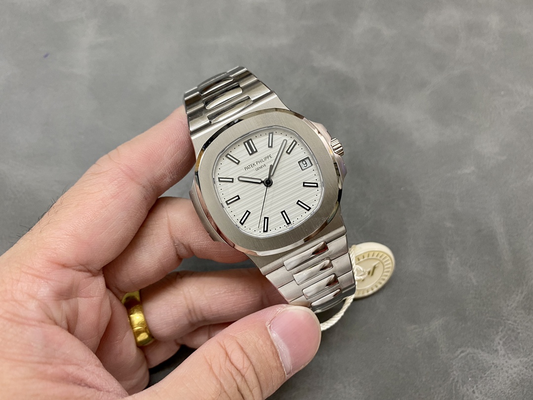 Replica Patek Philippe Nautilus 5711 1A 011 White Dial 40mm Mens Watch