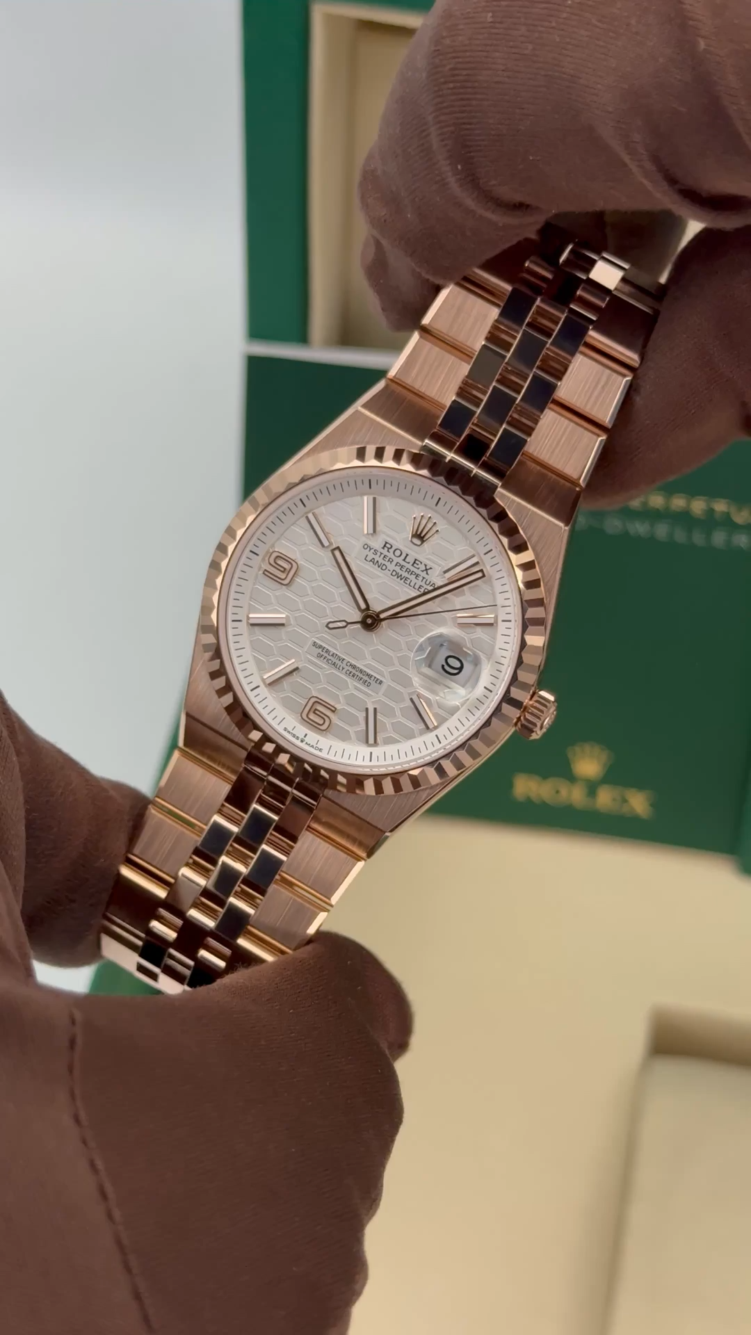 Rolex Land-Dweller 36 Oyster, 36 mm, Everose gold M127235-0001