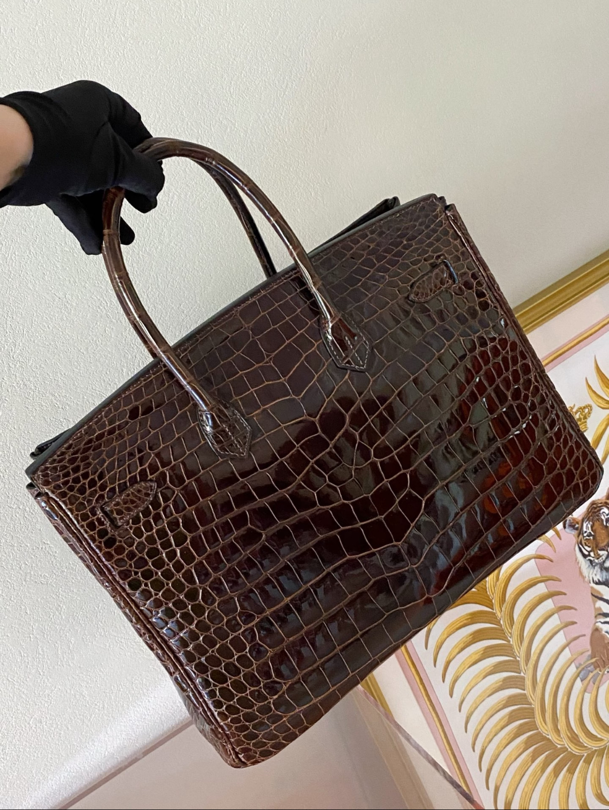 Hermès Birkin 35 Inverted V Shiny Crocodile Chocolate customization