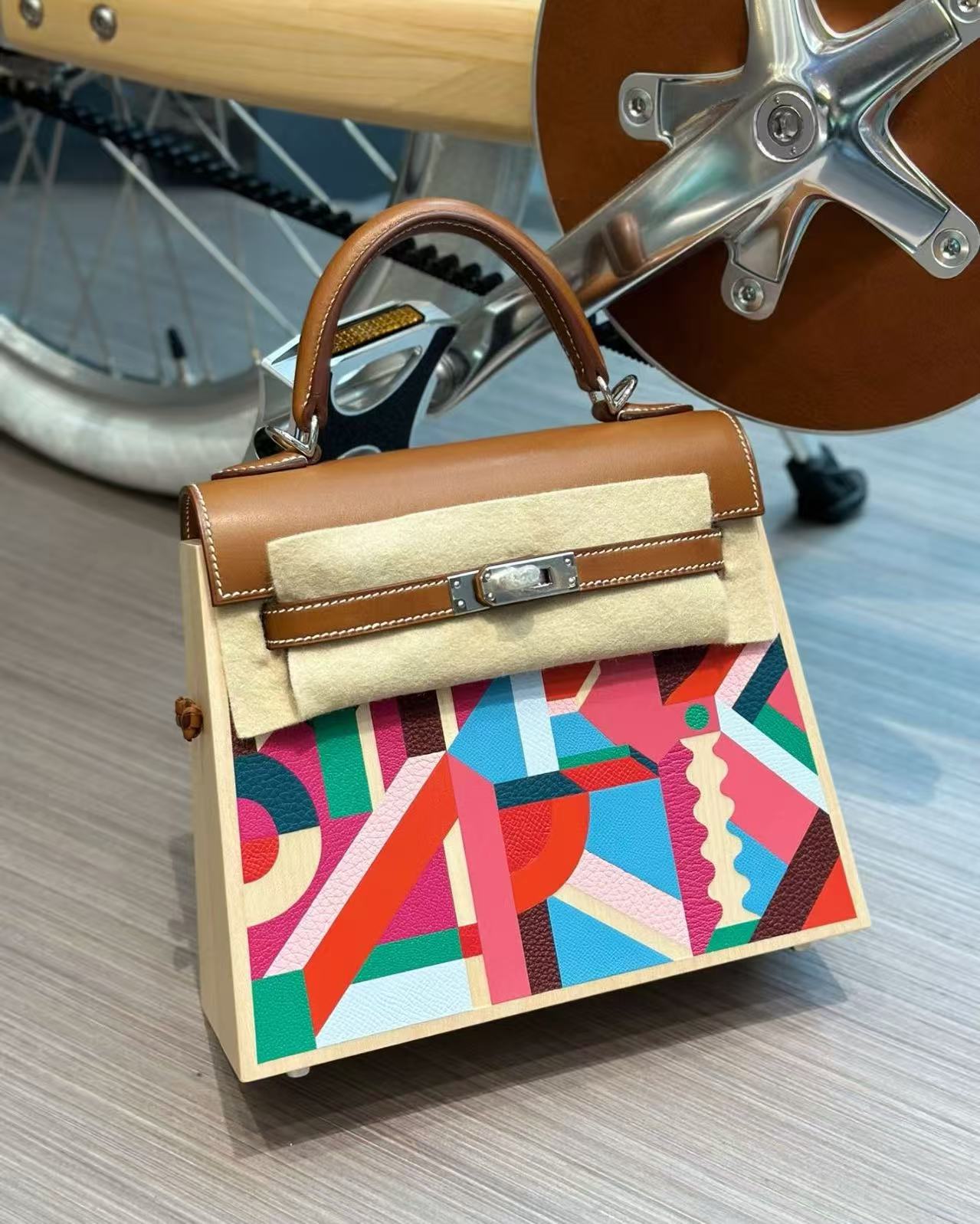 Hermès Kelly wood 22 customization