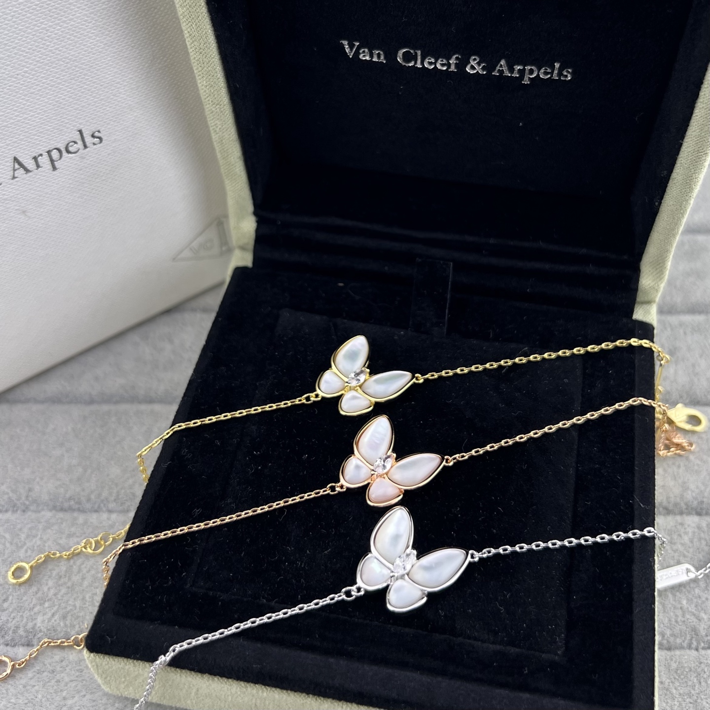 Van Cleef & Arpels bracelet - Artisantouchss