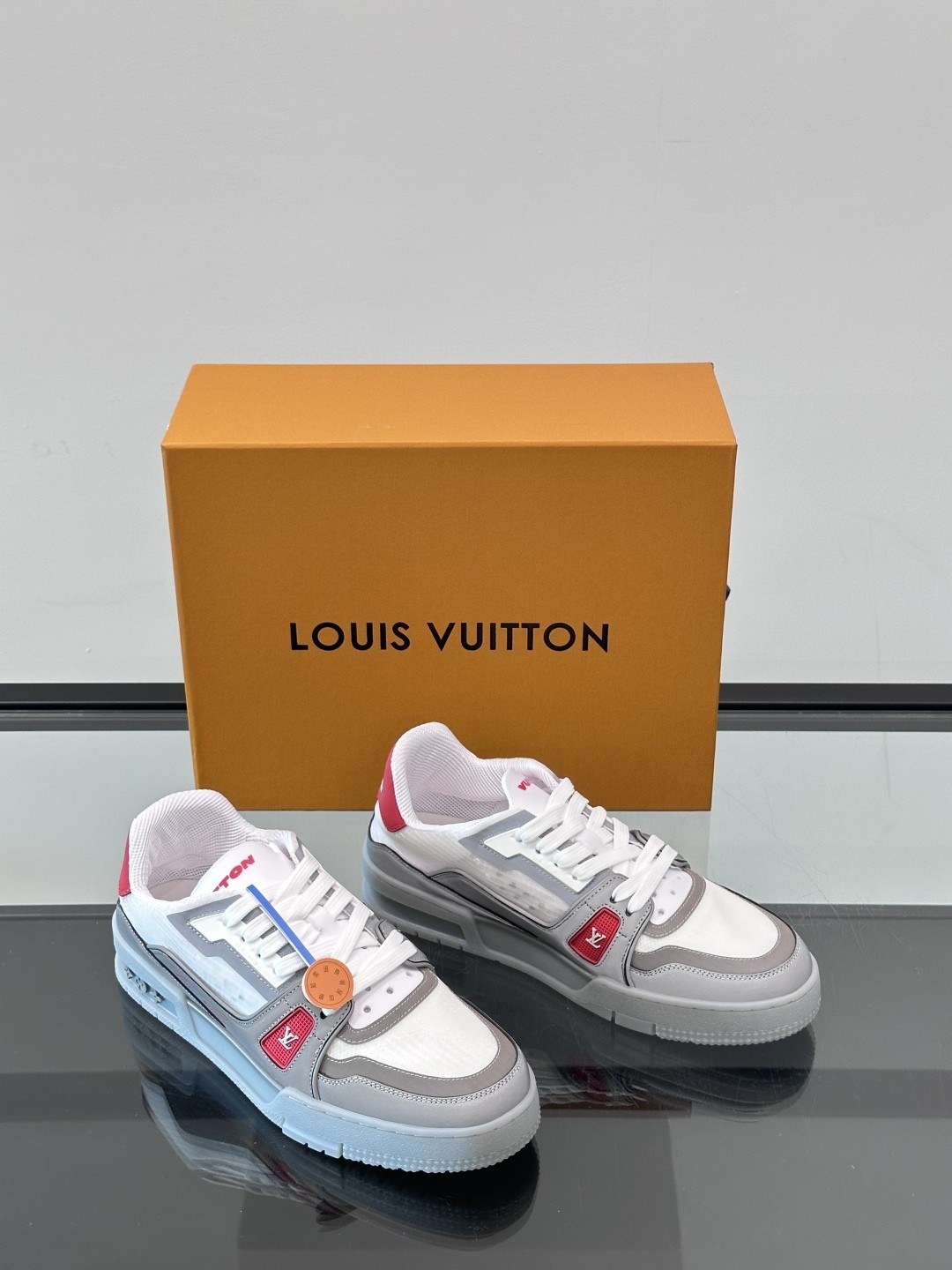 L X V TRAINER detail 5