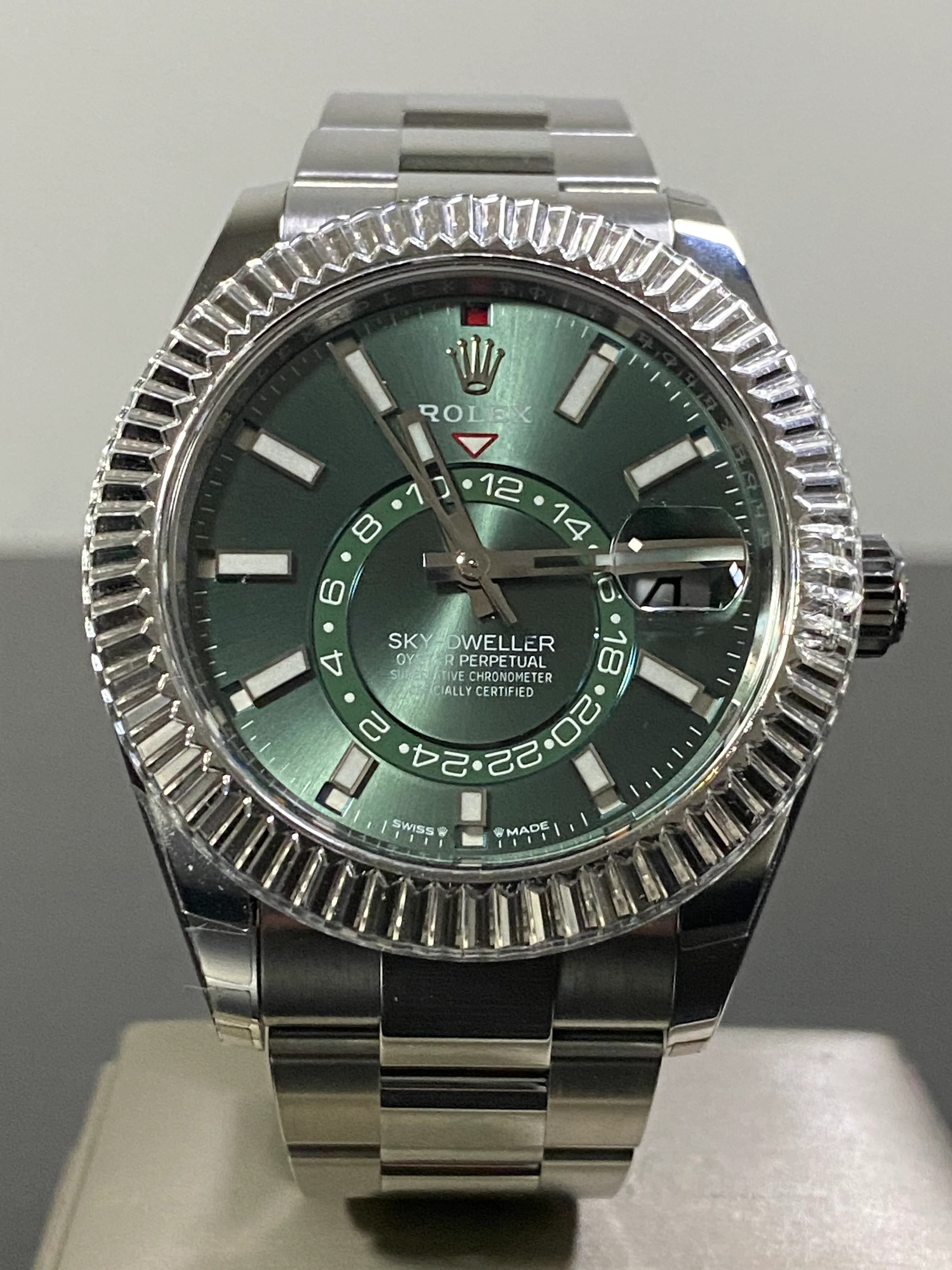 Rolex,Sky-Dweller Steel Sky-Dweller - 2023 - Mint Green Dial - Oyster Bracelet - 336934