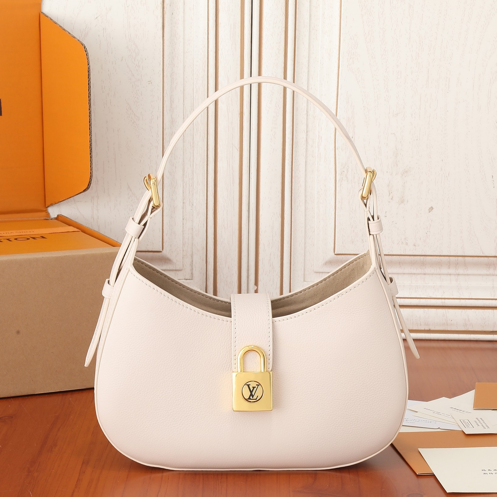 Louis Vuitton M24990 Low Key Shoulder Bag Size 26*18*7cm