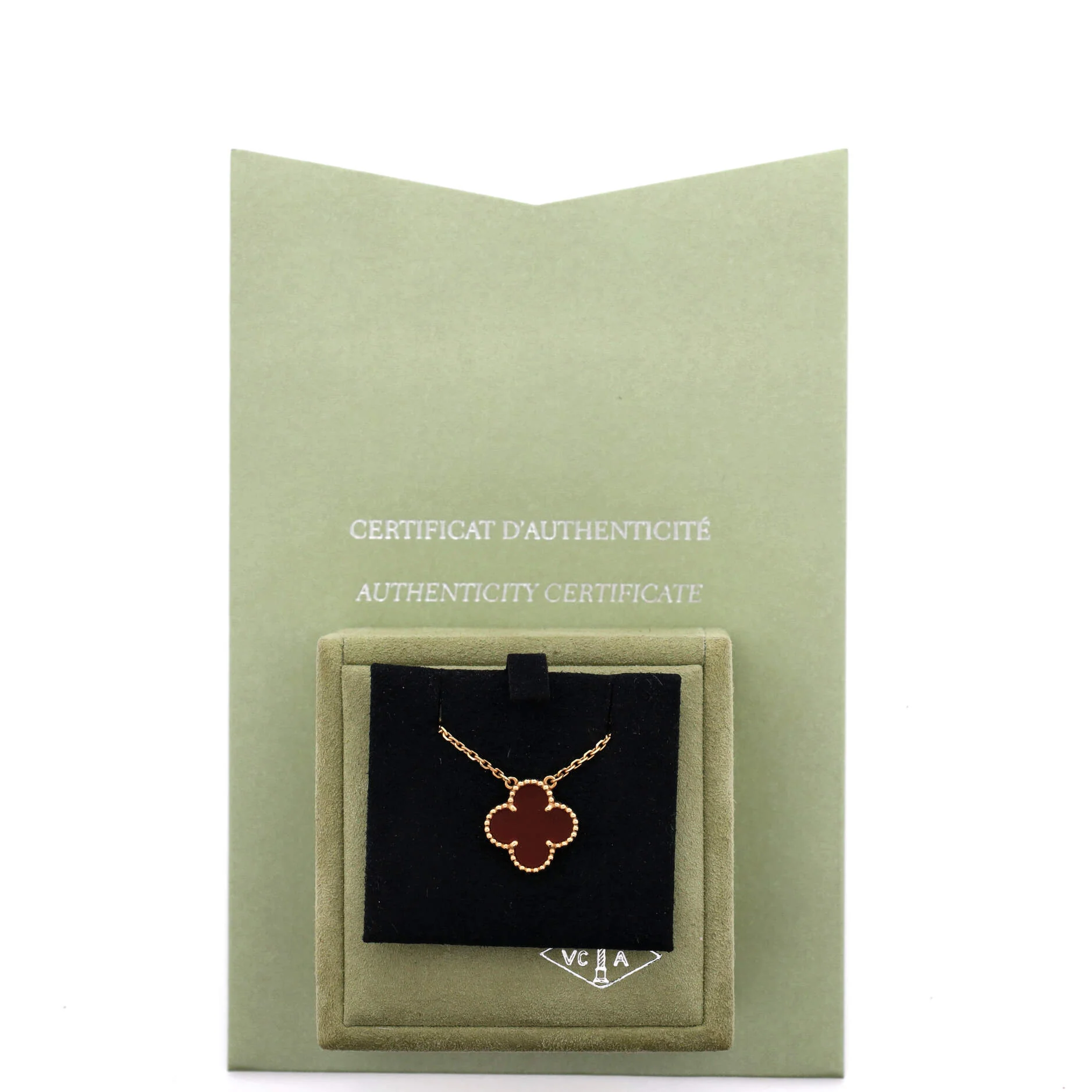 Vintage Alhambra Pendant Necklace 18K Yellow Gold and Carnelian