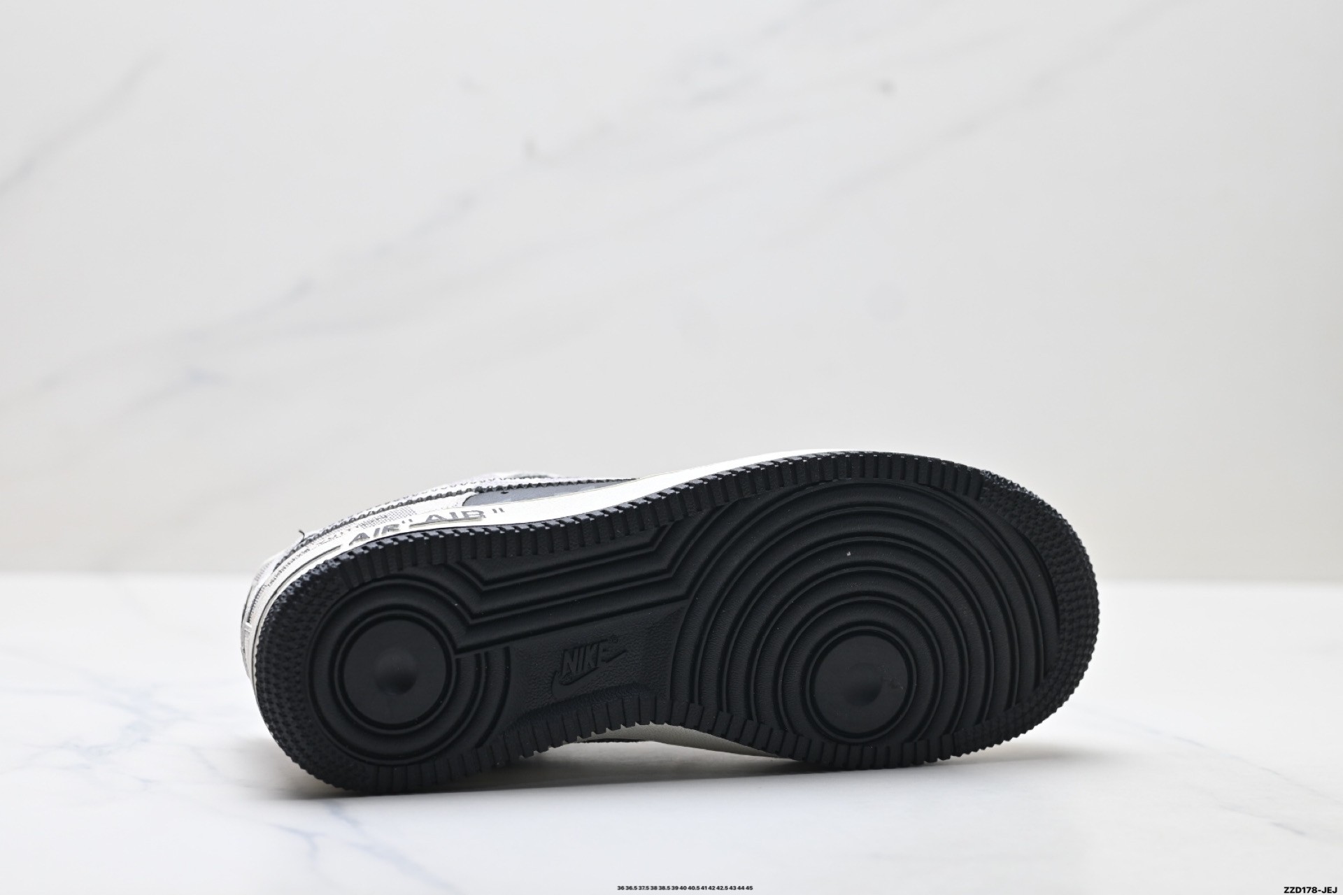 L X V SNEAKERS detail 9