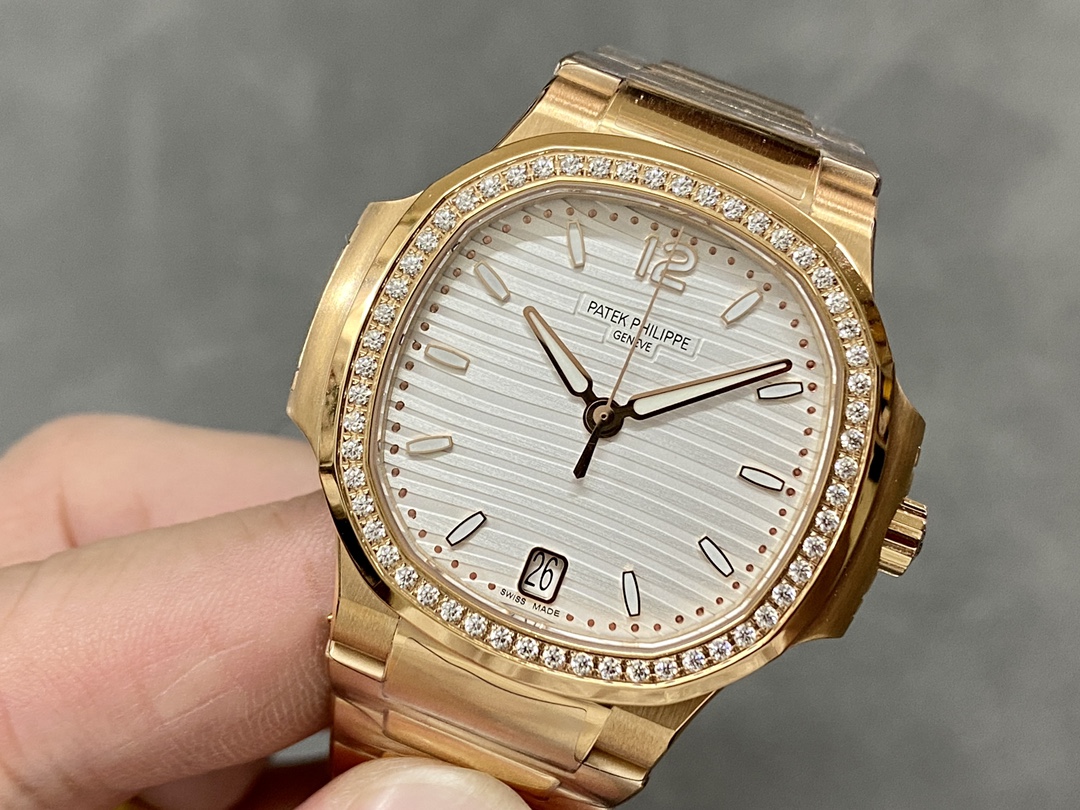 Replica Patek Philippe Nautilus 7118 1200R 001 40mm Mens Watch
