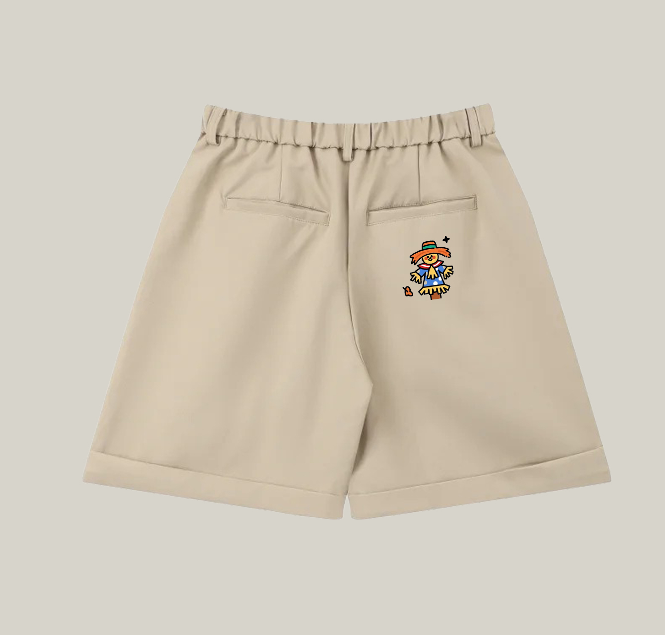 These casual shorts with an adorable scarecrow print are a must-have for your summer wardrobe.