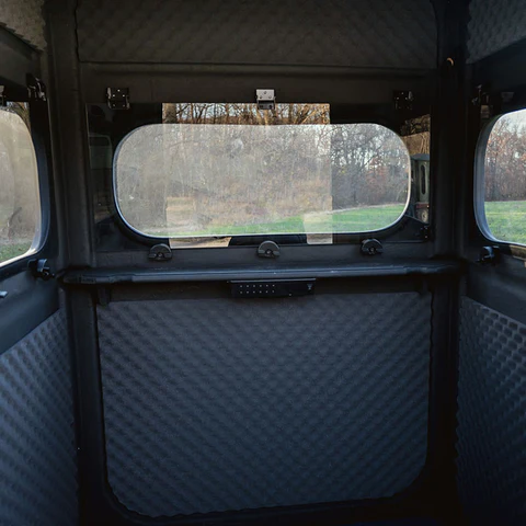 New round window and gasket system for Redneck Box Blinds