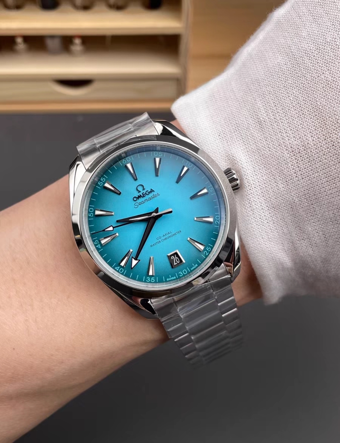 OMG Watch detail 3