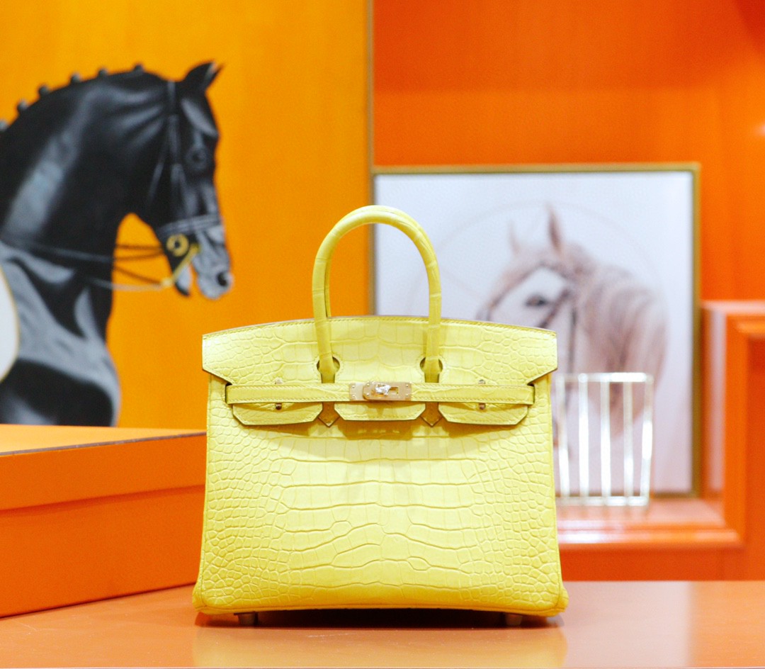 Hermès Birkin platinum bag, yellow marigold color, matte crocodile skin, gold buckle, 25-30cm long customization
