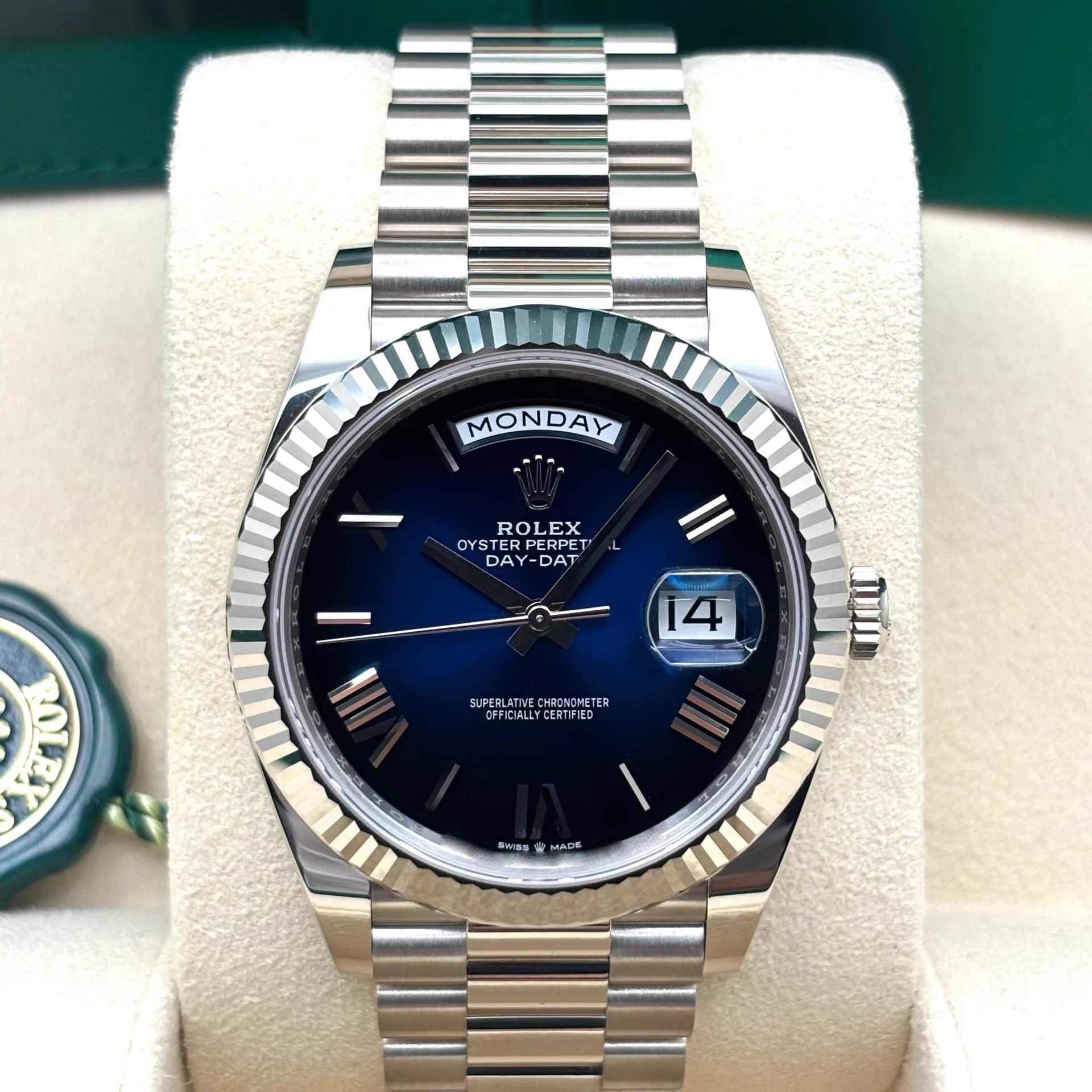 【Super Clone】RLX  Day-Date "President" 40mm White Gold Blue Roman Ombre Dial - 228239