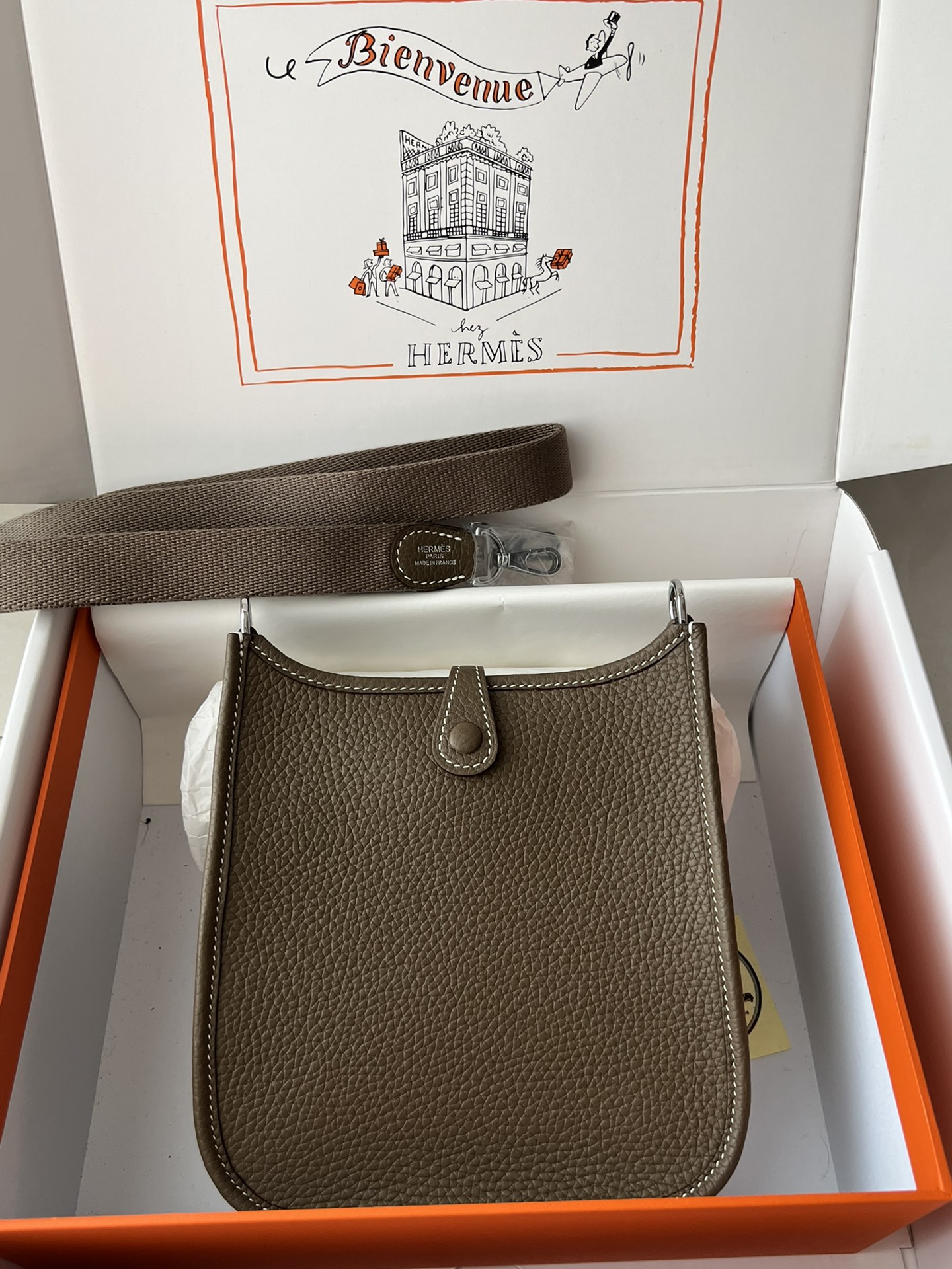 Hermes Evelyn 𝖬𝗂𝗇𝗂 17 Palladium Hardware -Top master