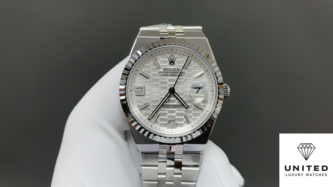 Rolex Land-Dweller 40 Oyster, 40 mm, Oystersteel and white gold M127334-0001