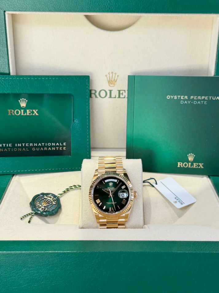 Rolex 2024 Day-Date m128238-0118 Green Dial Yellow Gold Bracelet