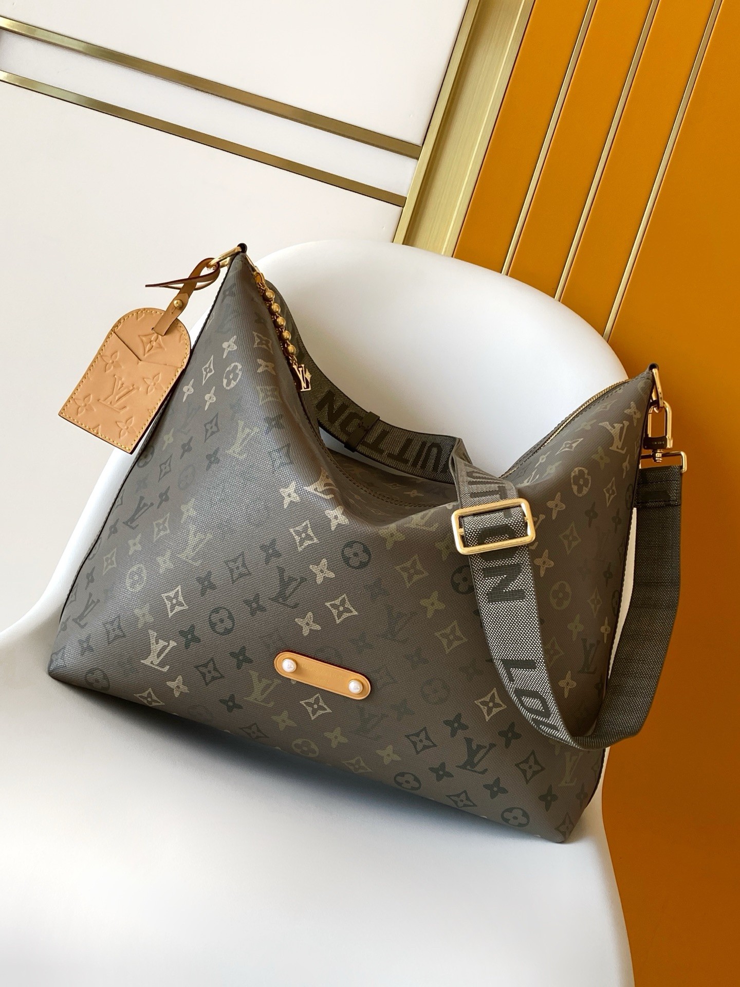 L X V Metis M27181 Size：48x36x12cm
