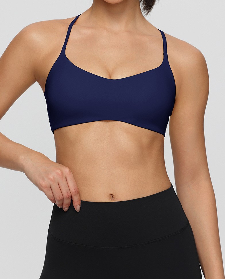 Popular European and American fitness sports bra with adjustable shoulder straps, shockproof, suitable for running, fitness, and yoga.