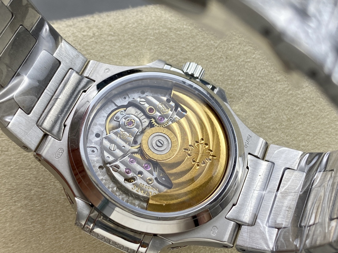 Patek Philippe Nautilus Diamond 5711 40mm & 35mm Replica Watch