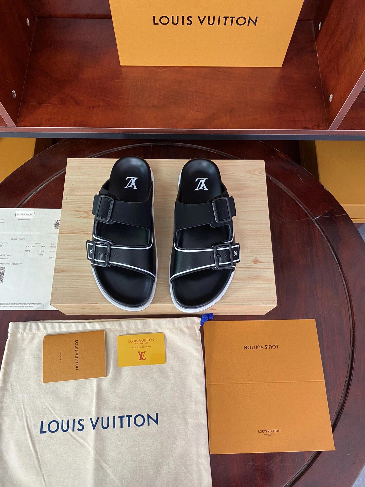 L X V slippers detail 5