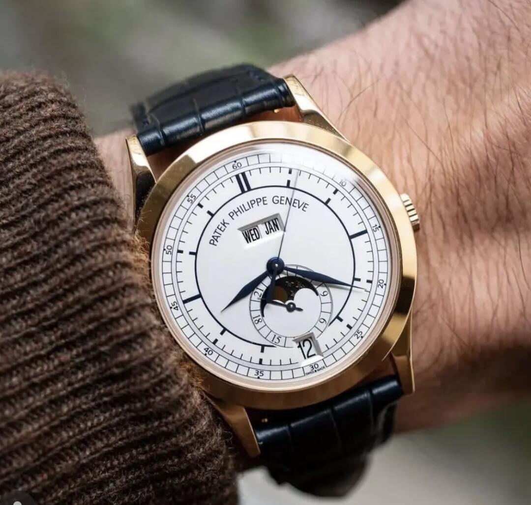 Patek Philippe Complications Annual Calendar 5396R-011 38.5mm