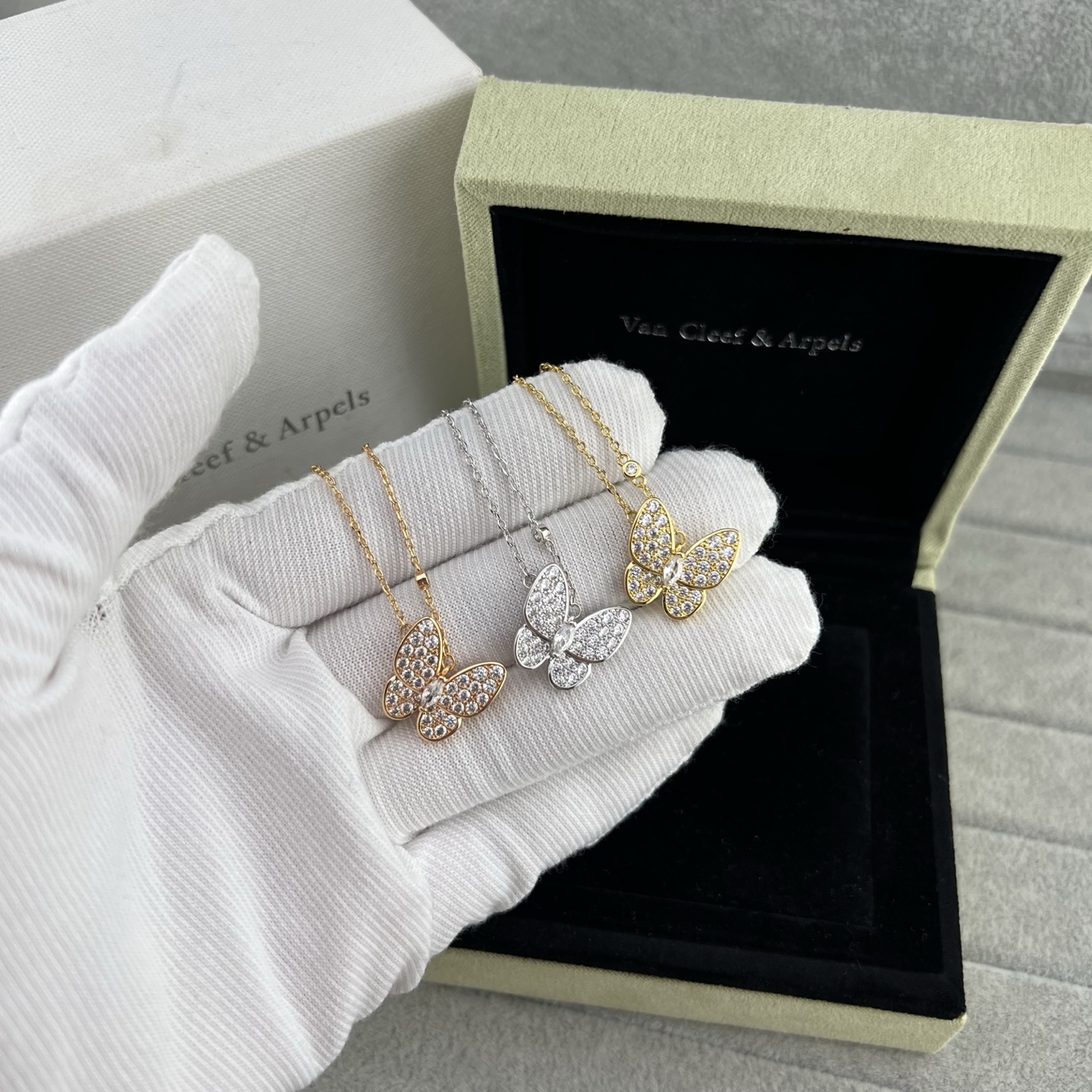 butterfly chain pendant necklace - Artisantouchss
