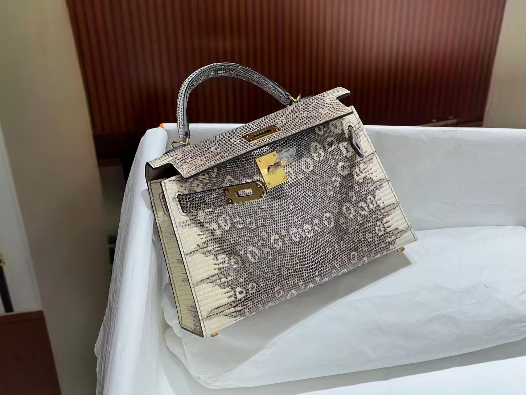 Kelly Pochette - Generation Snowflake Lizard Golden Button