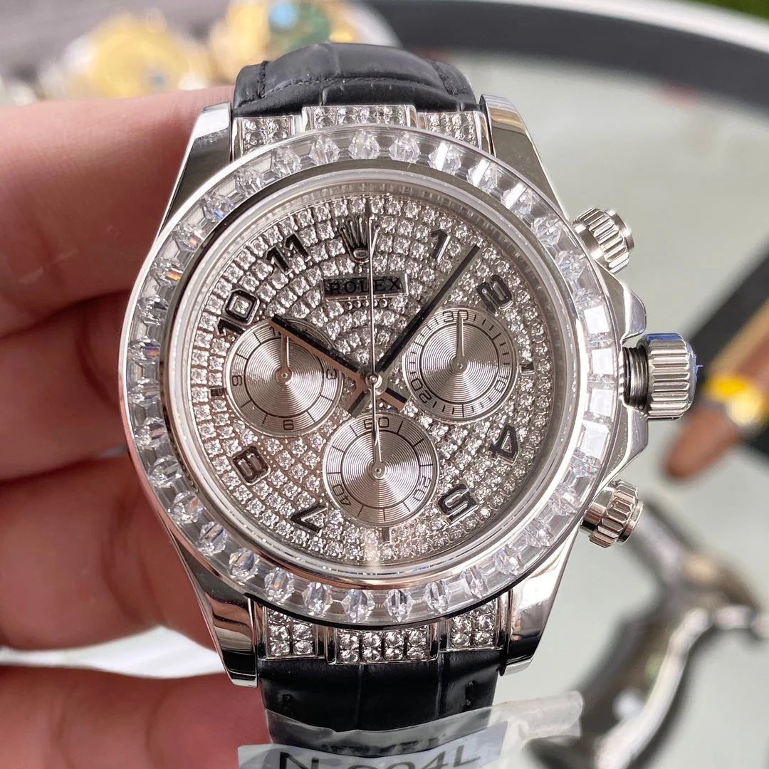 DAYTONA SET WITH 36 BAGUETTE-CUT DIAMONDS BLACK LEATHER