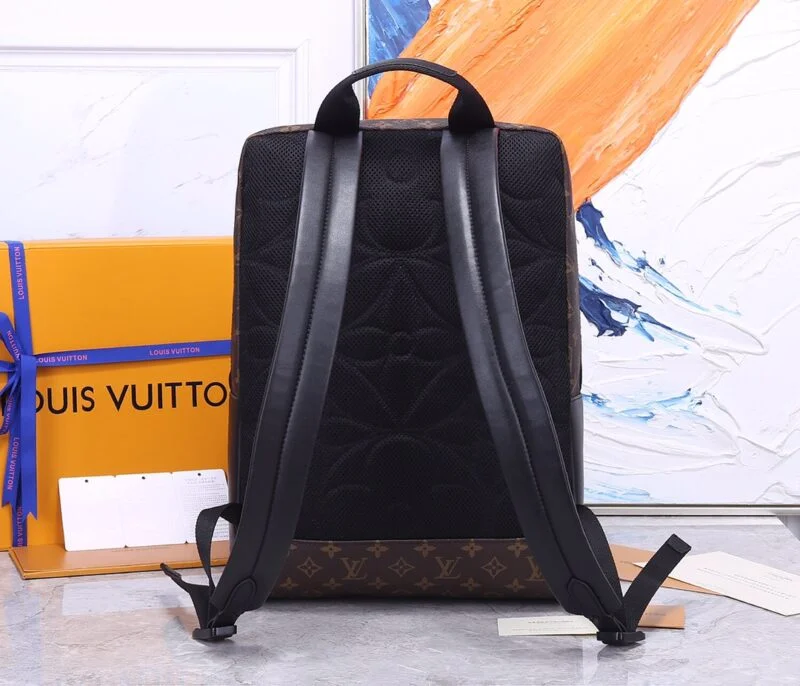 Louis Vuitton Dean Backpack M45335